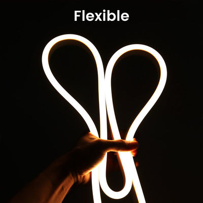 Cubierto de silicona LED blanco cálido Neon Flex 24V DC inalámbrico 8x16mm 120LEDs/m IP65 resistente al agua