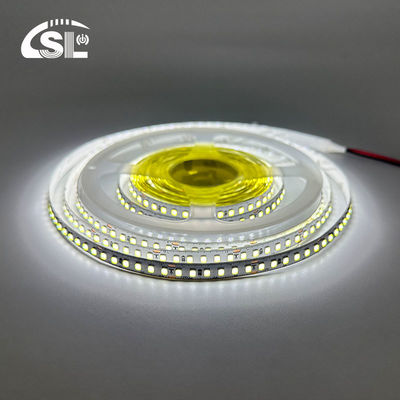 140 LED/m Flexible SMD2835 LED Light Strip con una duración de trabajo de 50000 horas