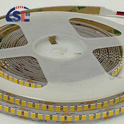 DC12V 24V SMD2835 Electroplate PCB 240Ds 8mm Ra 80 4000K LED Light Strip para uso residencial