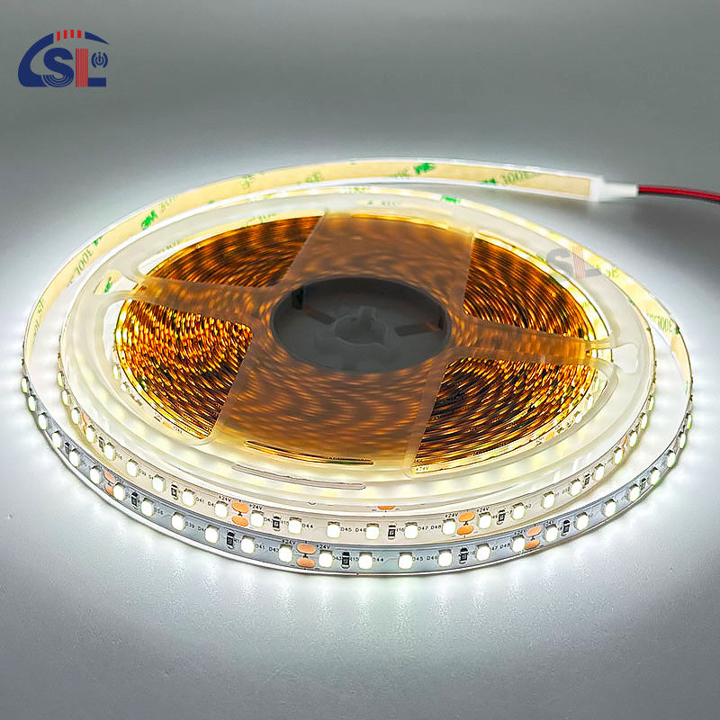 DC24V 12V SMD2835 Electroplate PCB 120Ds 8mm Ra 80 12000K LED Light Strip para uso residencial