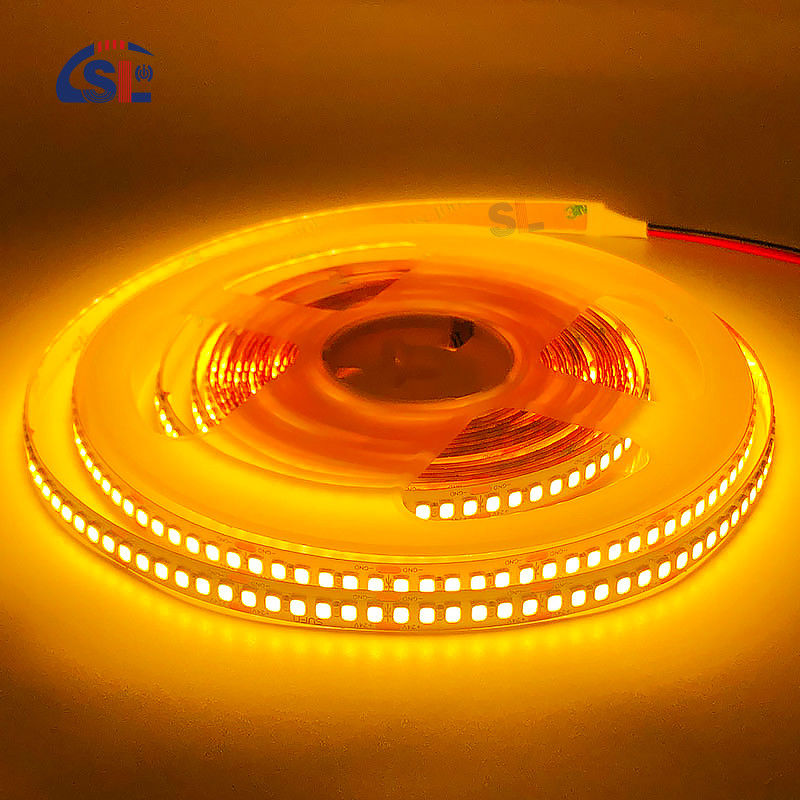 3 DC12V SMD2835 Electroplate PCB 240Ds 8mm Ra 80 2700K LED Light Strip para uso residencial
